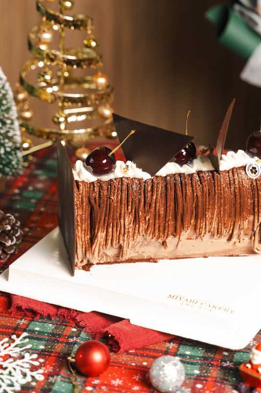BÛCHE DE NOËL (YULE LOG CAKE)
