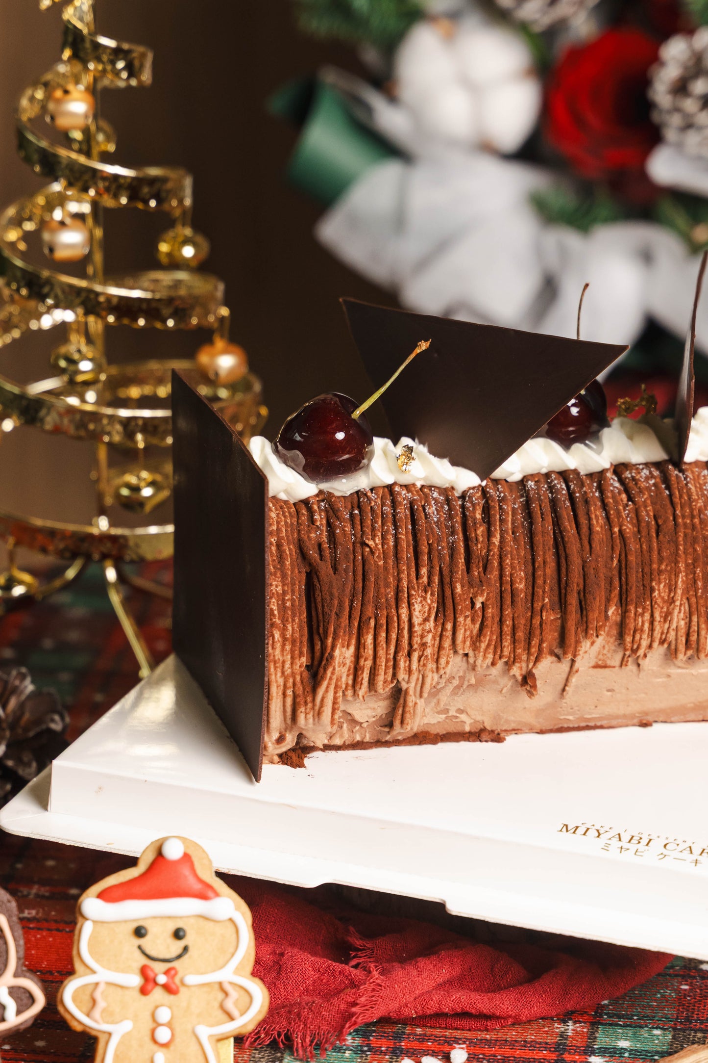 BÛCHE DE NOËL (YULE LOG CAKE)