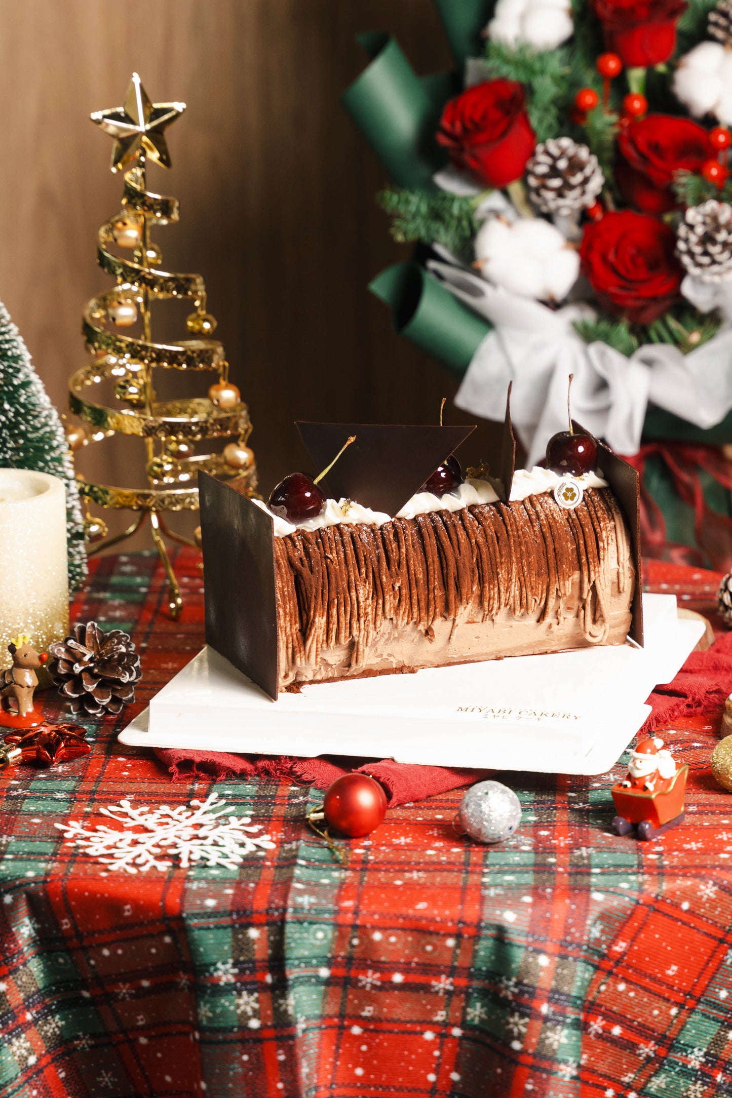 BÛCHE DE NOËL (YULE LOG CAKE)